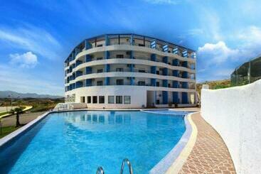 شقق خاصة سياحية Studio Avec Piscine Et Wifi à Cabonegro