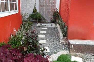 تختخواب و صبحانه Posada Miss Nailita