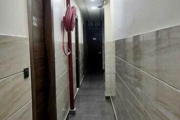 هتل Crystal By Wb Inn