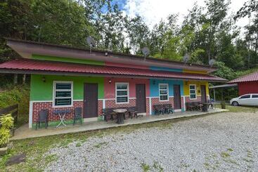 هتل Oyo 90605 Nurulhuda Langkawi Hillview Roomstay