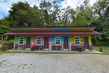 هتل Oyo 90605 Nurulhuda Langkawi Hillview Roomstay