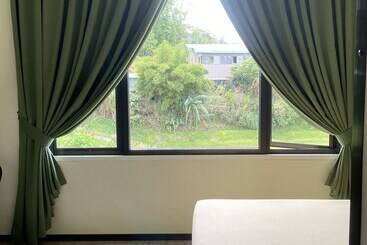 هتل Oyo 90616 George Adventure Base