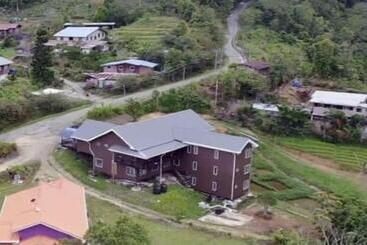 هتل Oyo 90616 George Adventure Base