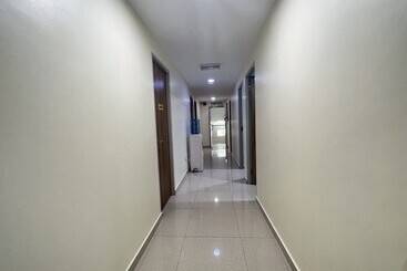 هتل Oyo 90621 Stutong Stay
