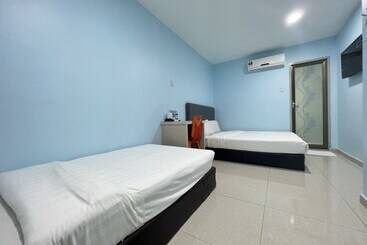 هتل Oyo 90621 Stutong Stay