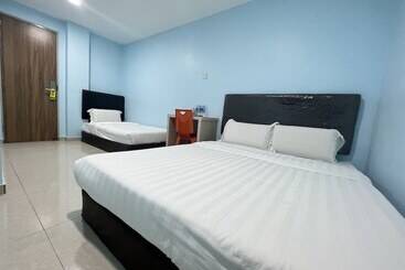 هتل Oyo 90621 Stutong Stay