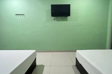 هتل Oyo 90621 Stutong Stay