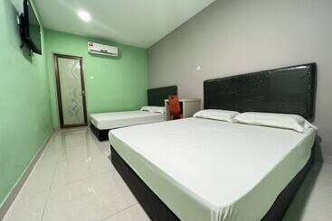 هتل Oyo 90621 Stutong Stay