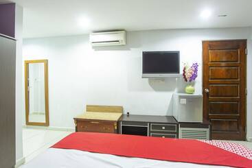 هتل Oyo 90624 Thank Q Inn 4