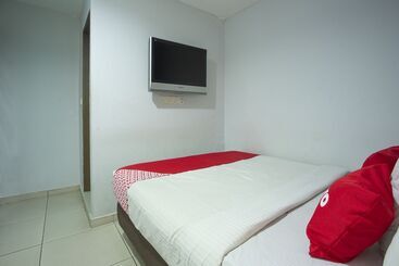 هتل Oyo 90624 Thank Q Inn 4