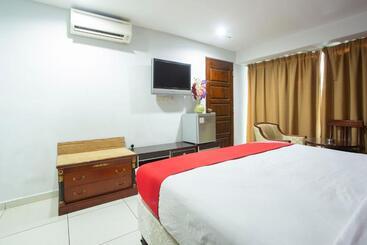 هتل Oyo 90624 Thank Q Inn 4