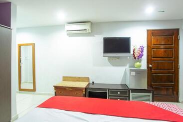 هتل Oyo 90624 Thank Q Inn 4