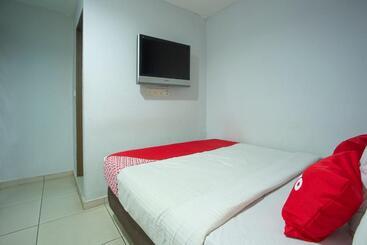 هتل Oyo 90624 Thank Q Inn 4