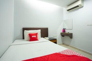 هتل Oyo 90624 Thank Q Inn 4