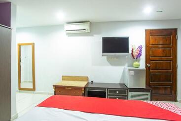 هتل Oyo 90624 Thank Q Inn 4