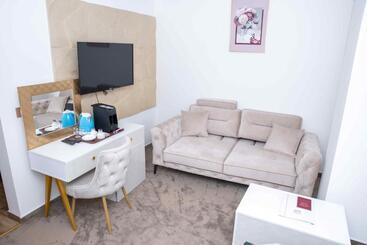 هتل Ideal Deluxe