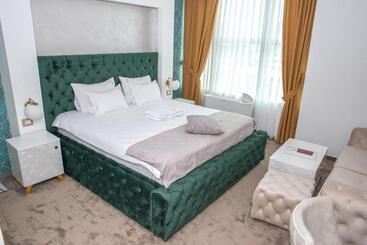 هتل Ideal Deluxe