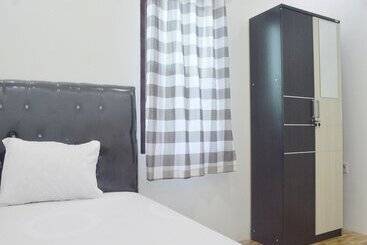 هتل Spot On 91616 Kharisma Guest House