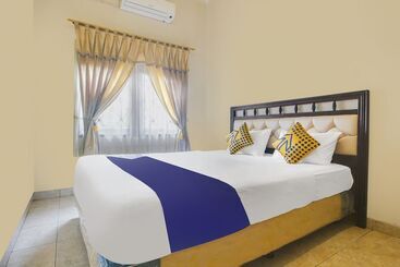 هتل Spot On 91620 Skypiea Guest House