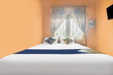 هتل Spot On 91620 Skypiea Guest House