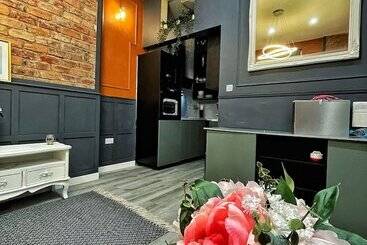 Impeccable Apartment In Liverpool City Centre