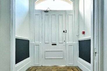 Impeccable Apartment In Liverpool City Centre