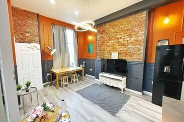 Impeccable Apartment In Liverpool City Centre
