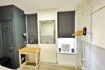 Impeccable Apartment In Liverpool City Centre