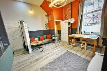 Impeccable Apartment In Liverpool City Centre