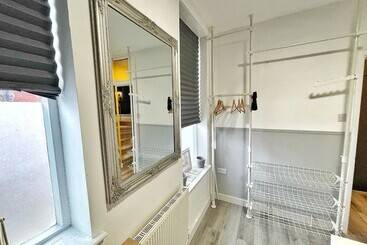 Impeccable Apartment In Liverpool City Centre