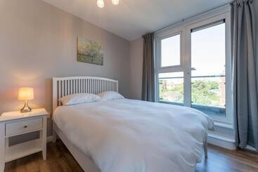 Luxury 2 Bed Apartment Parking By Nec & Solihull