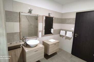 شقة فندقية Lővér Vendégház Sopron