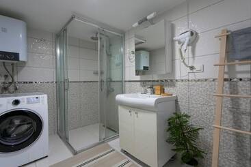 Missafir Stylish Flat Near Hadrian S Gate