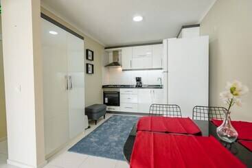 Missafir Stylish Flat Near Hadrian S Gate