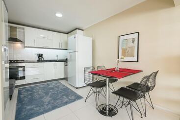 Missafir Stylish Flat Near Hadrian S Gate