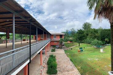 پانسیون Matua Guest House