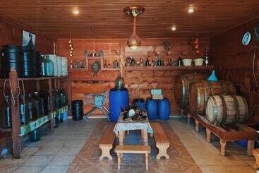 پانسیون Matua Guest House