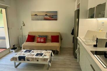 Residence Near The Beach 31 M With Balconypool