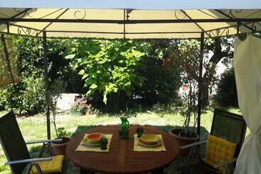 Studio With Garden Near The Sea