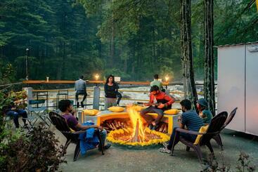 The Hosteller Kasol Riverside