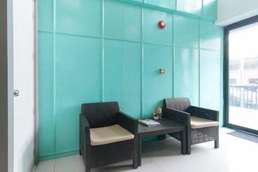 בית מלון כפרי Filmore Suites Makati By Reddoorz