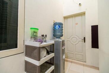 هتل Reddoorz Syariah Near Pasar Aur Kuning