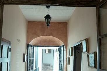 La Plazuela, Casa Andaluza Con Patio