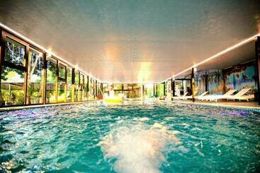 Ngan Hoa Villa   Venue Travel