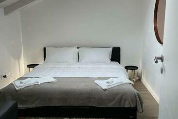 پانسیون Minimal Room In Barcelo Relais