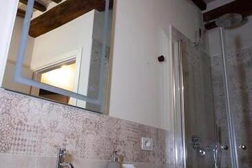 تختخواب و صبحانه Il Cortile Segreto