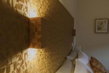 تختخواب و صبحانه Il Cortile Segreto