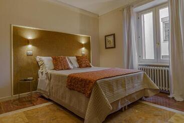 تختخواب و صبحانه Il Cortile Segreto