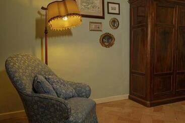 تختخواب و صبحانه Il Cortile Segreto