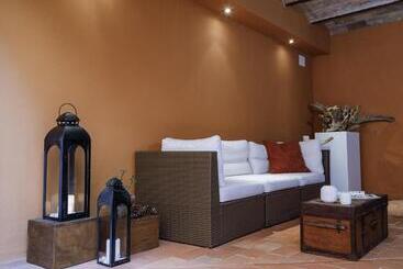 تختخواب و صبحانه Il Cortile Segreto